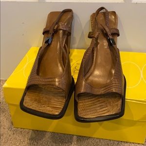 Trending !! Stylish black heels for sale